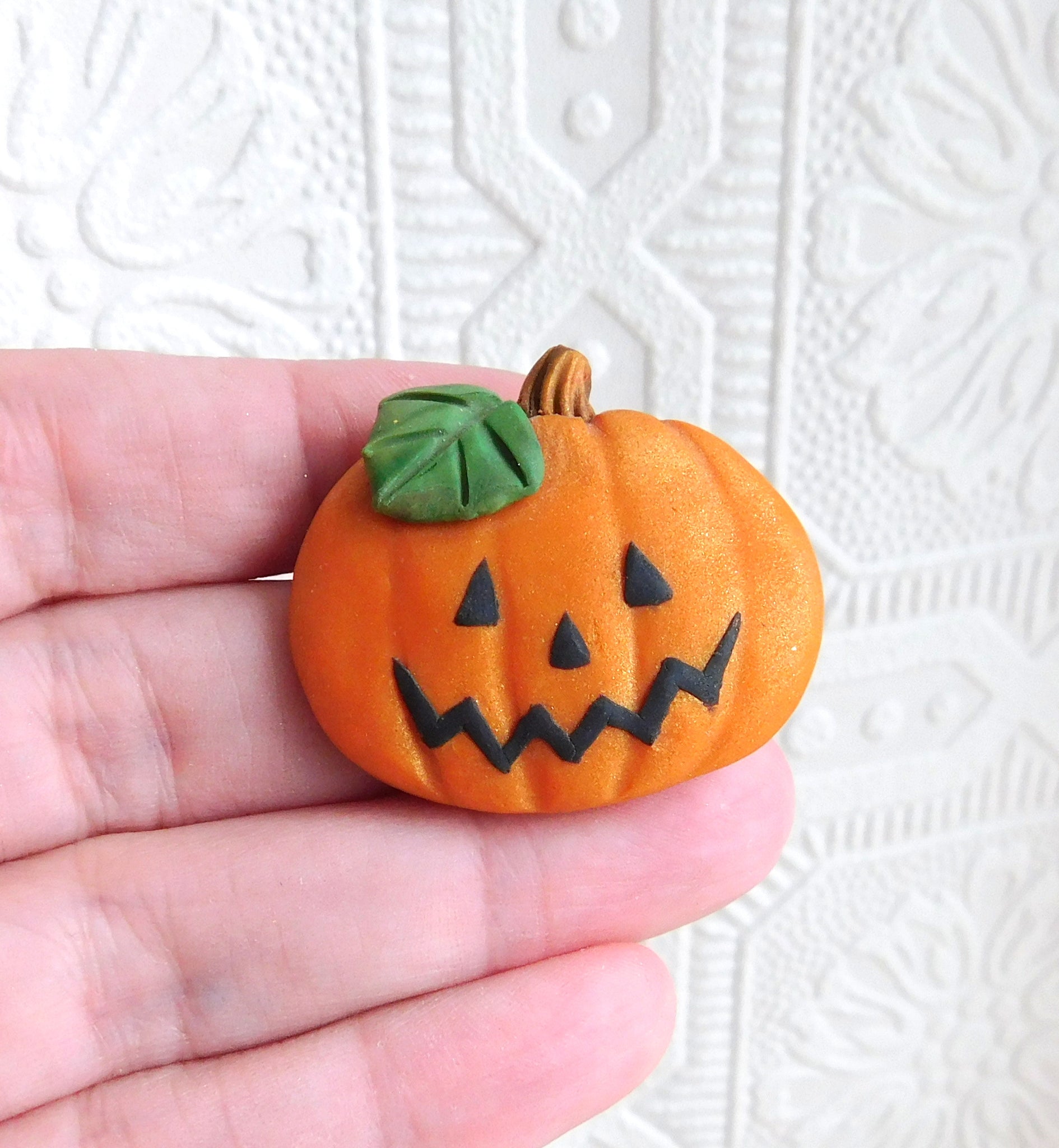 Happy Jack o'lantern Pumpkin Brooch/Pin Clay Sculpted Jewelry – Furever Clay